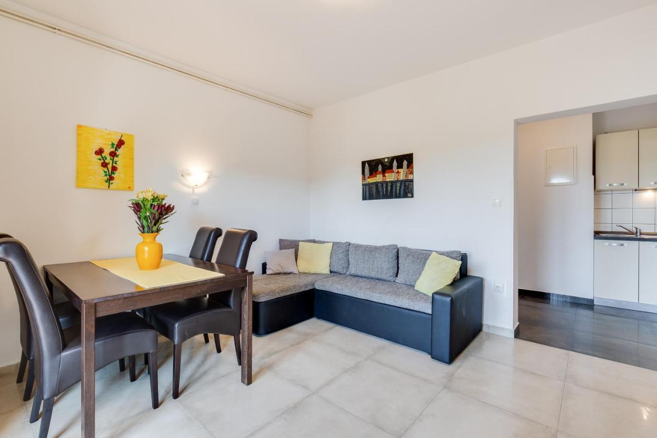 Juric Apartments-Rab Palit 外观 照片