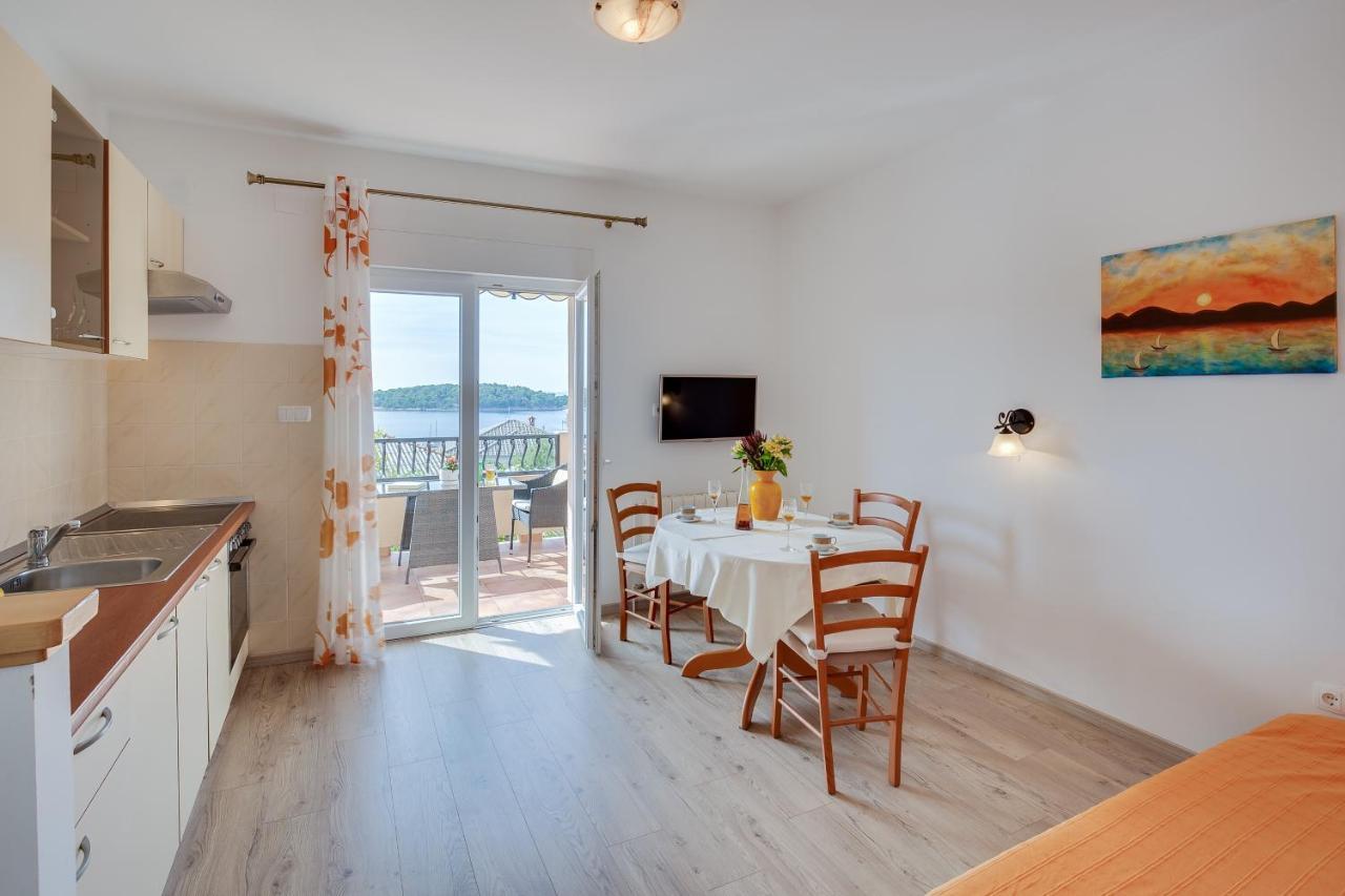 Juric Apartments-Rab Palit 外观 照片