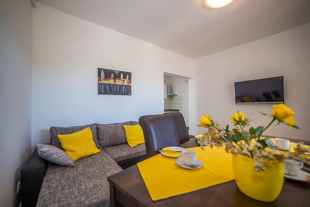 Juric Apartments-Rab Palit 外观 照片