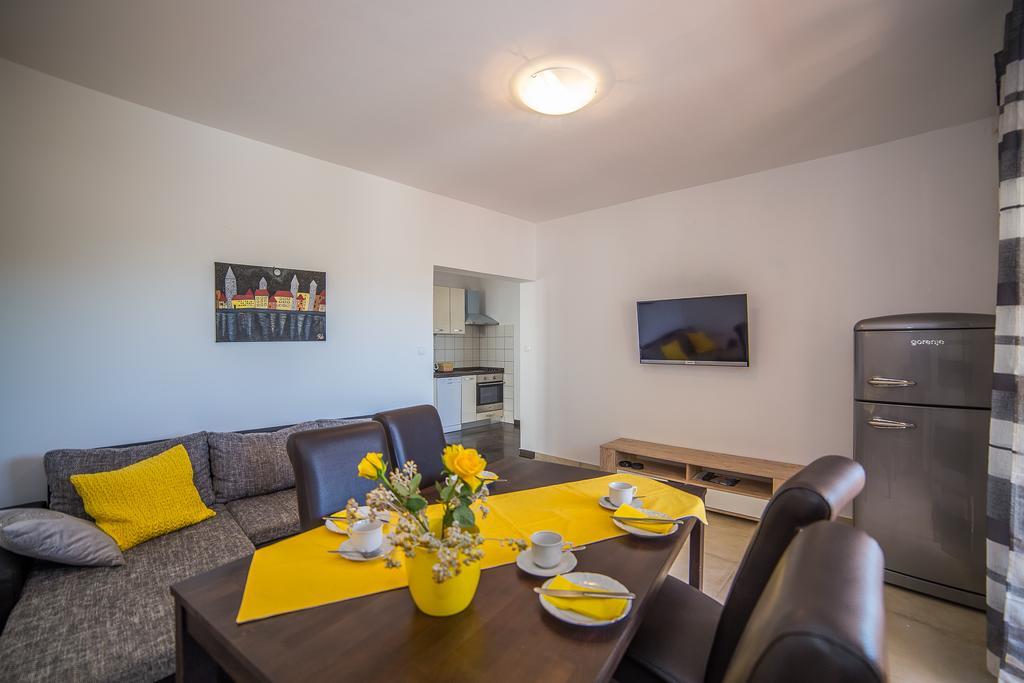 Juric Apartments-Rab Palit 外观 照片